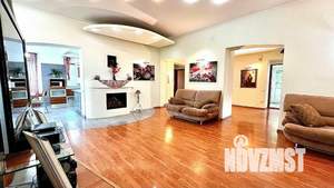 Дом 600м², 3-этажный, посуточно,