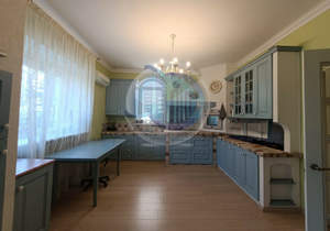 Дом 541м², 4-этажный, участок 8 сот.