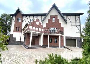 Дом 946м², 2-этажный, участок 30 сот.