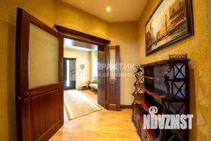 Дом 946м², 2-этажный, участок 30 сот.