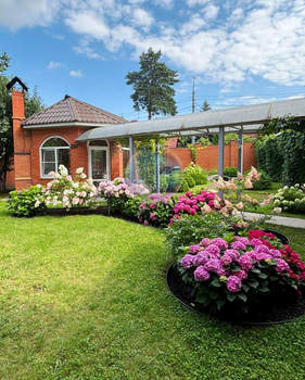 Дом 970м², 4-этажный, участок 10 сот.