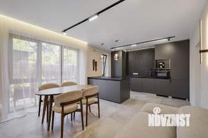 Таунхаус 240м², 3-этажный, участок 4 сот.