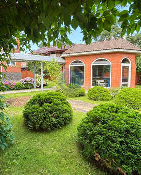 Дом 970м², 4-этажный, участок 10 сот.