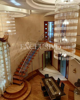 Дом 856м², 2-этажный, участок 31 сот.