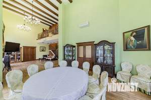 Дом 1200м², 4-этажный, участок 30 сот.