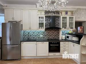 Таунхаус 200м², 3-этажный, участок 1 сот.