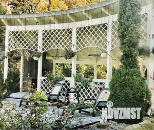 Дом 500м&sup2;, 3-этажный, посуточно, 