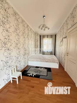 Таунхаус 200м², 3-этажный, на длительный срок, 