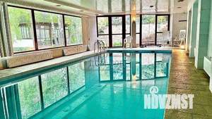 Дом 500м&sup2;, 3-этажный, посуточно, 