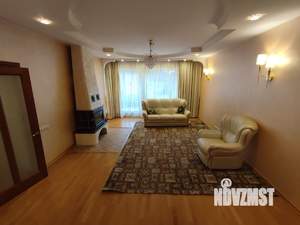 Таунхаус 195м², 3-этажный, на длительный срок, 