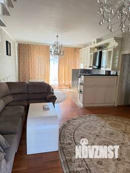 Таунхаус 200м², 3-этажный, на длительный срок, 