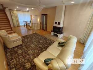 Таунхаус 195м², 3-этажный, на длительный срок, 