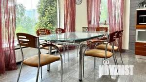 Дом 500м&sup2;, 3-этажный, посуточно, 