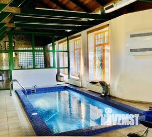 Дом 500м&sup2;, 3-этажный, посуточно, 