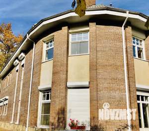 Дом 500м&sup2;, 3-этажный, посуточно, 