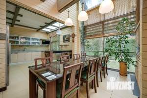 Дом 504м&sup2;, 3-этажный, участок 10 сот.  