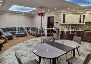 Дом 300м&sup2;, 3-этажный, участок 13 сот.  