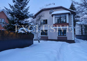 Дом 300м&sup2;, 3-этажный, участок 13 сот.  