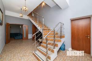 Дом 320м², 3-этажный, участок 6 сот.  