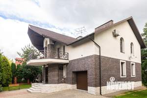Дом 370м², 2-этажный, участок 10 сот.  