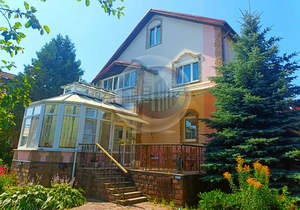 Дом 541м², 4-этажный, участок 8 сот.  