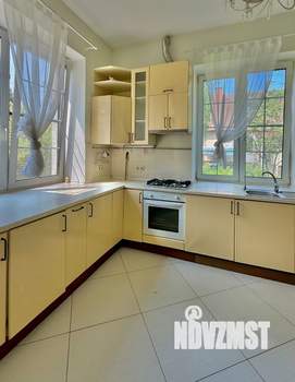 Коттедж 320м², 3-этажный, участок 8 сот.  