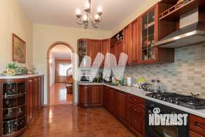 Дом 450м², 3-этажный, участок 20 сот.  
