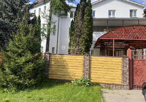 Дом 1716м², 3-этажный, участок 20 сот.  