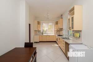 Дом 320м², 3-этажный, участок 6 сот.  