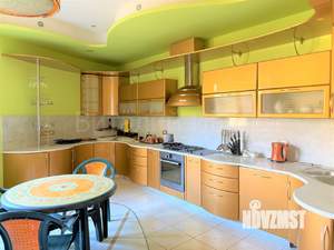 Дом 1158м², 2-этажный, участок 31 сот.  