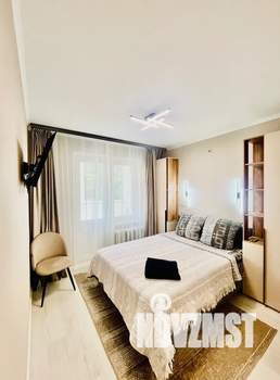 Студия квартира, посуточно, 25м2, 1/11 этаж