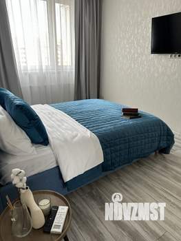 1-к квартира, посуточно, 35м2, 9/16 этаж