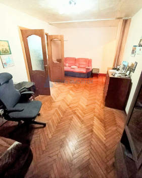 2-к квартира, вторичка, 45м2, 1/5 этаж