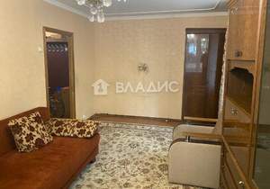 2-к квартира, вторичка, 42м2, 1/5 этаж