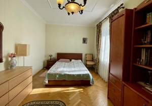 4-к квартира, вторичка, 186м2, 1/4 этаж