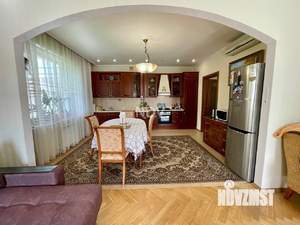 4-к квартира, вторичка, 186м2, 1/4 этаж