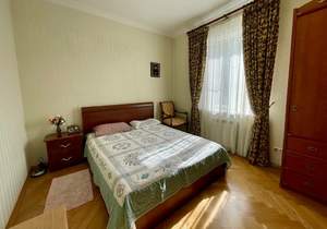 4-к квартира, вторичка, 186м2, 1/4 этаж