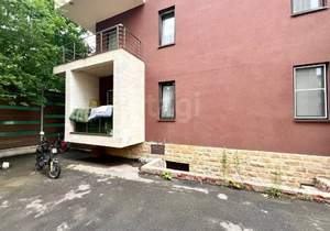 2-к квартира, вторичка, 65м2, 1/4 этаж