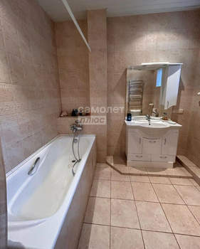 3-к квартира, вторичка, 124м2, 2/4 этаж