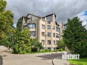 4-к квартира, вторичка, 216м2, 2/4 этаж