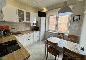 2-к квартира, вторичка, 61м2, 9/18 этаж