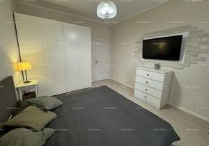 2-к квартира, вторичка, 61м2, 9/18 этаж