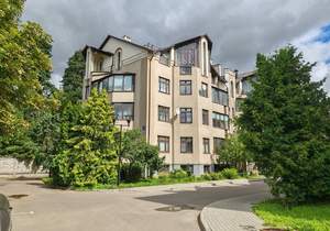 4-к квартира, вторичка, 216м2, 2/4 этаж