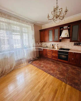 3-к квартира, вторичка, 124м2, 2/4 этаж