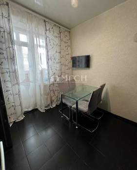 2-к квартира, вторичка, 63м2, 14/18 этаж