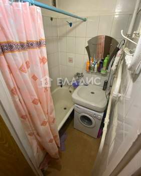 2-к квартира, вторичка, 42м2, 1/5 этаж