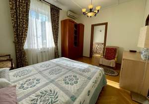 4-к квартира, вторичка, 186м2, 1/4 этаж