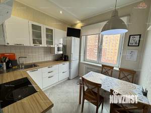 2-к квартира, вторичка, 61м2, 9/18 этаж