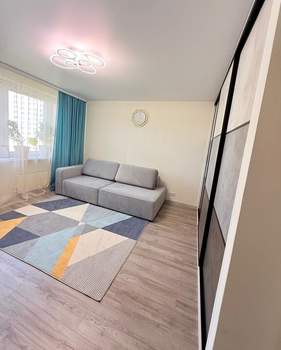 2-к квартира, вторичка, 58м2, 9/17 этаж