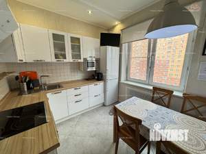 2-к квартира, вторичка, 61м2, 9/18 этаж